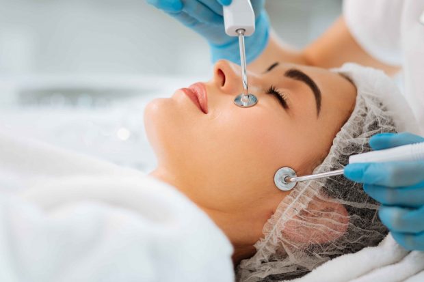 Microcurrent Treatment by Flawless Laser